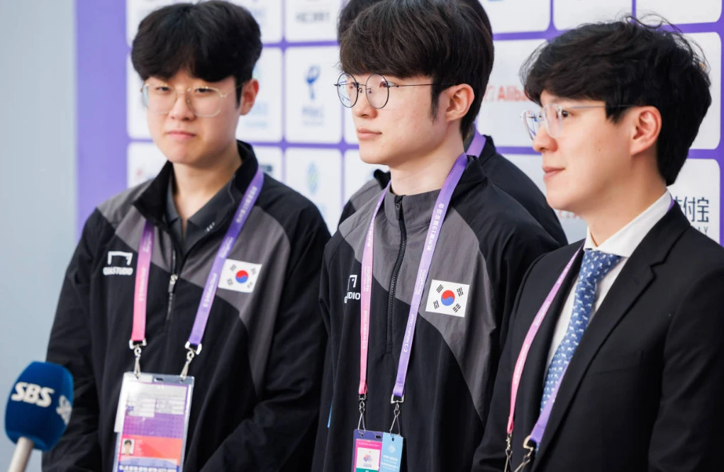 青训梯队中 青训梯队中