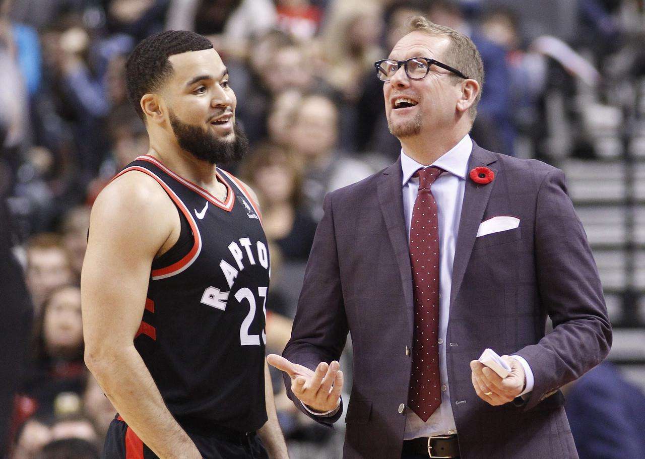 点是臂展出 点是臂展出